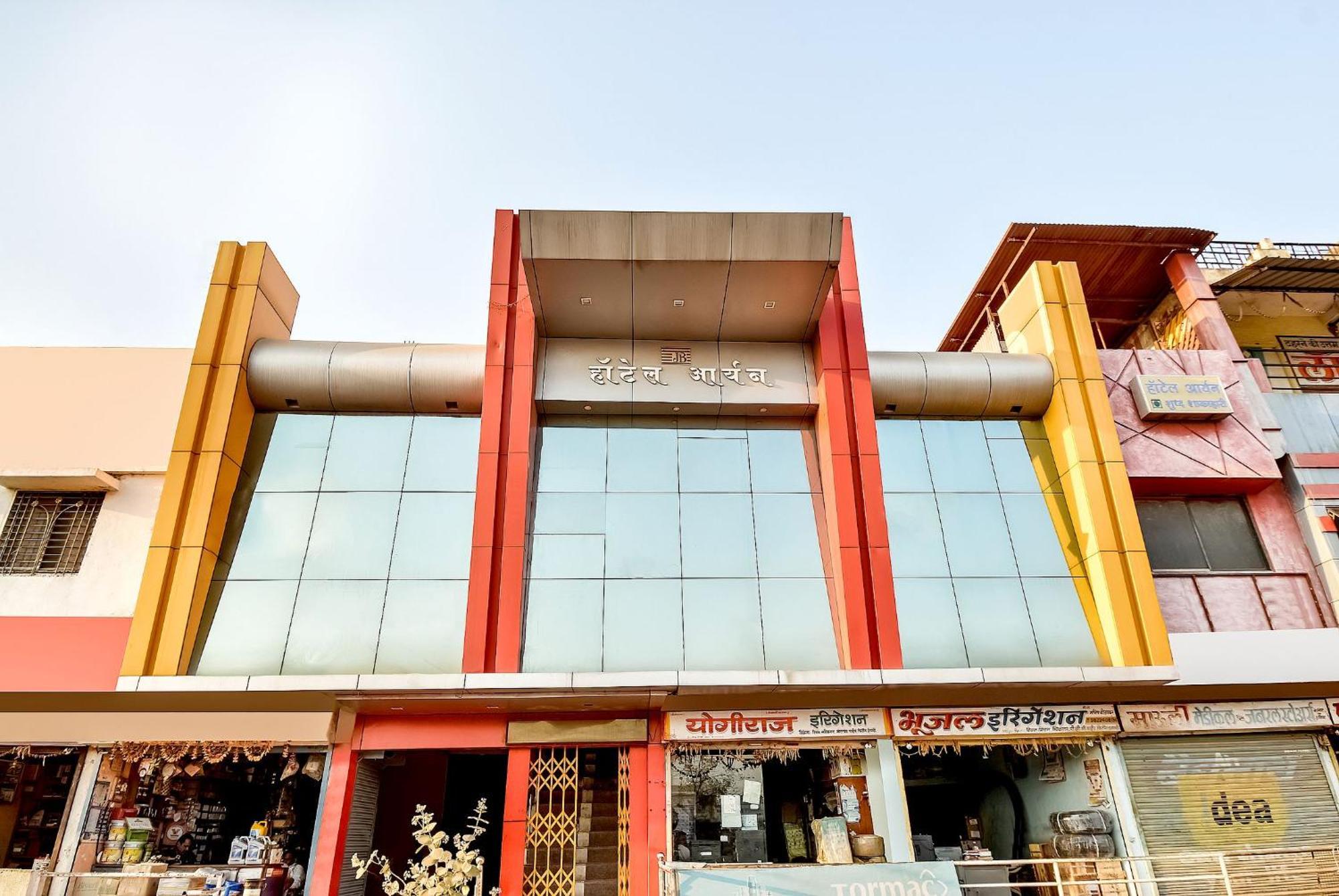 Oyo 69828雅利安酒店 Khāmgaon 外观 照片