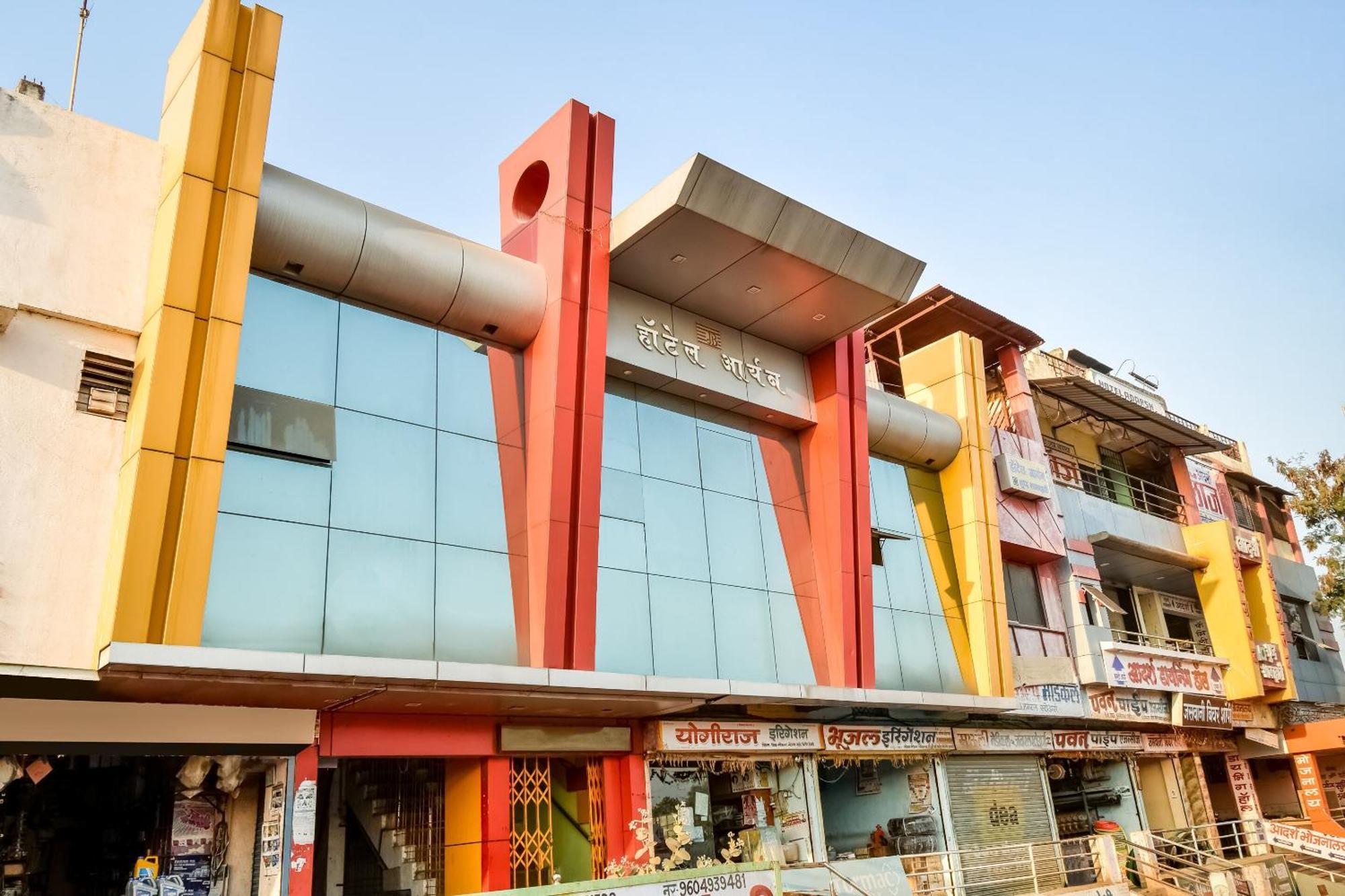 Oyo 69828雅利安酒店 Khāmgaon 外观 照片
